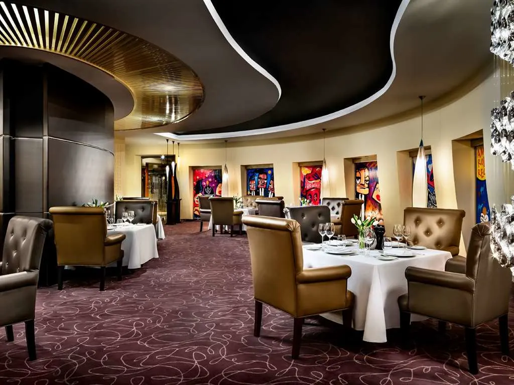Fairmont Dubai: Dining Dining Area Restaurant On Site