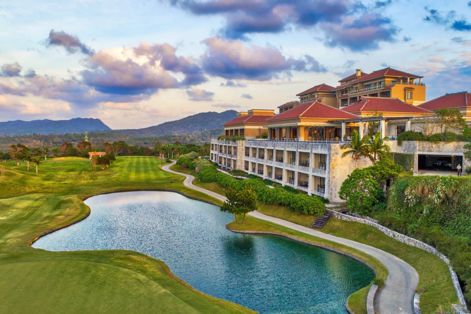 The Ritz-Carlton, Okinawa: Exterior