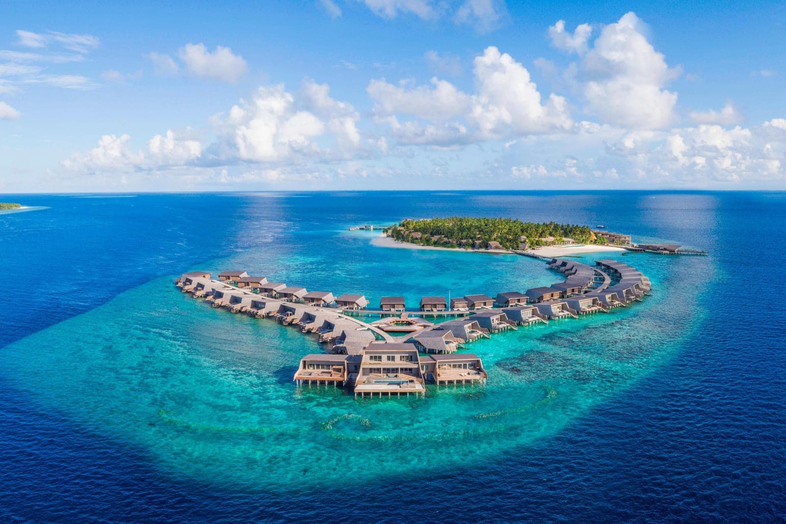 The St. Regis Maldives Vommuli Resort: Vommuli Island
