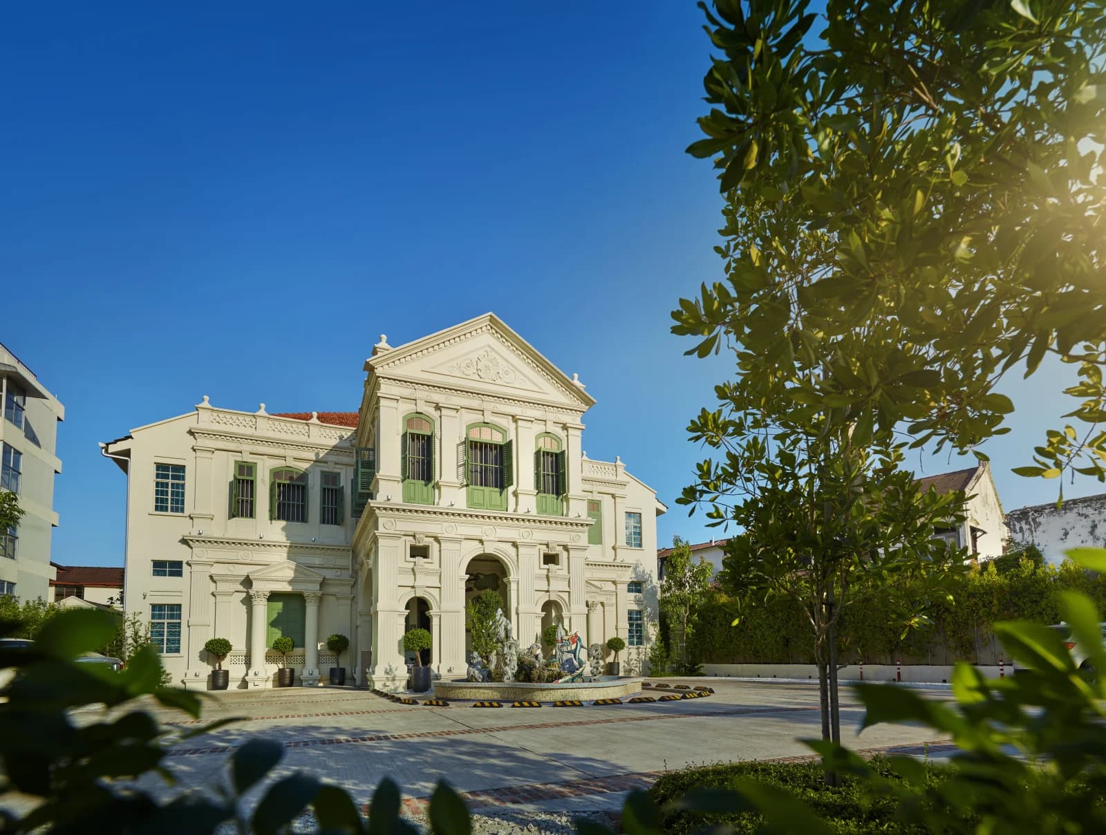 The Edison George Town: Facade