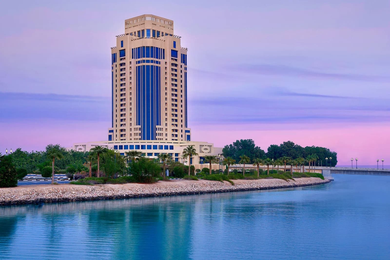 The Ritz-Carlton, Doha: Exterior