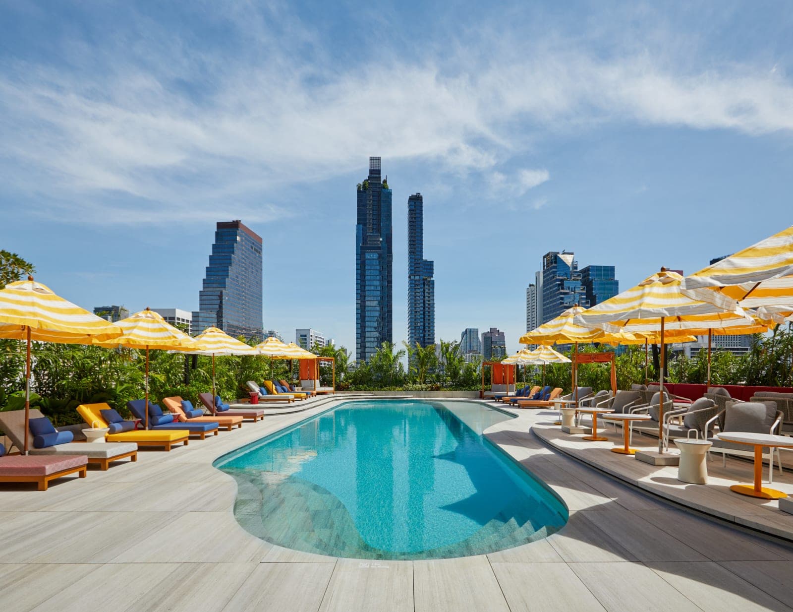 The Standard, Bangkok Mahanakhon: The Standard Bangkok Mahanakhon Pool Daytime