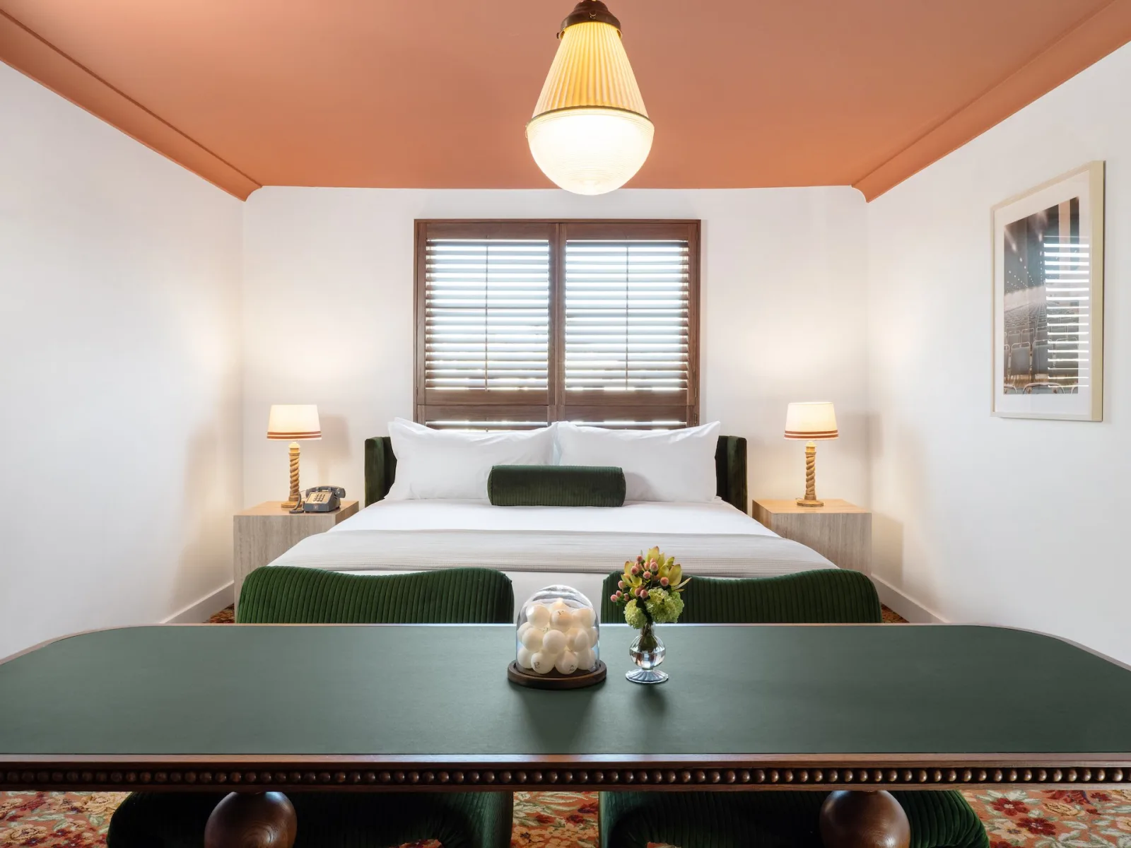 Palihouse West Hollywood at Beverly Hills: Bed Table Center View