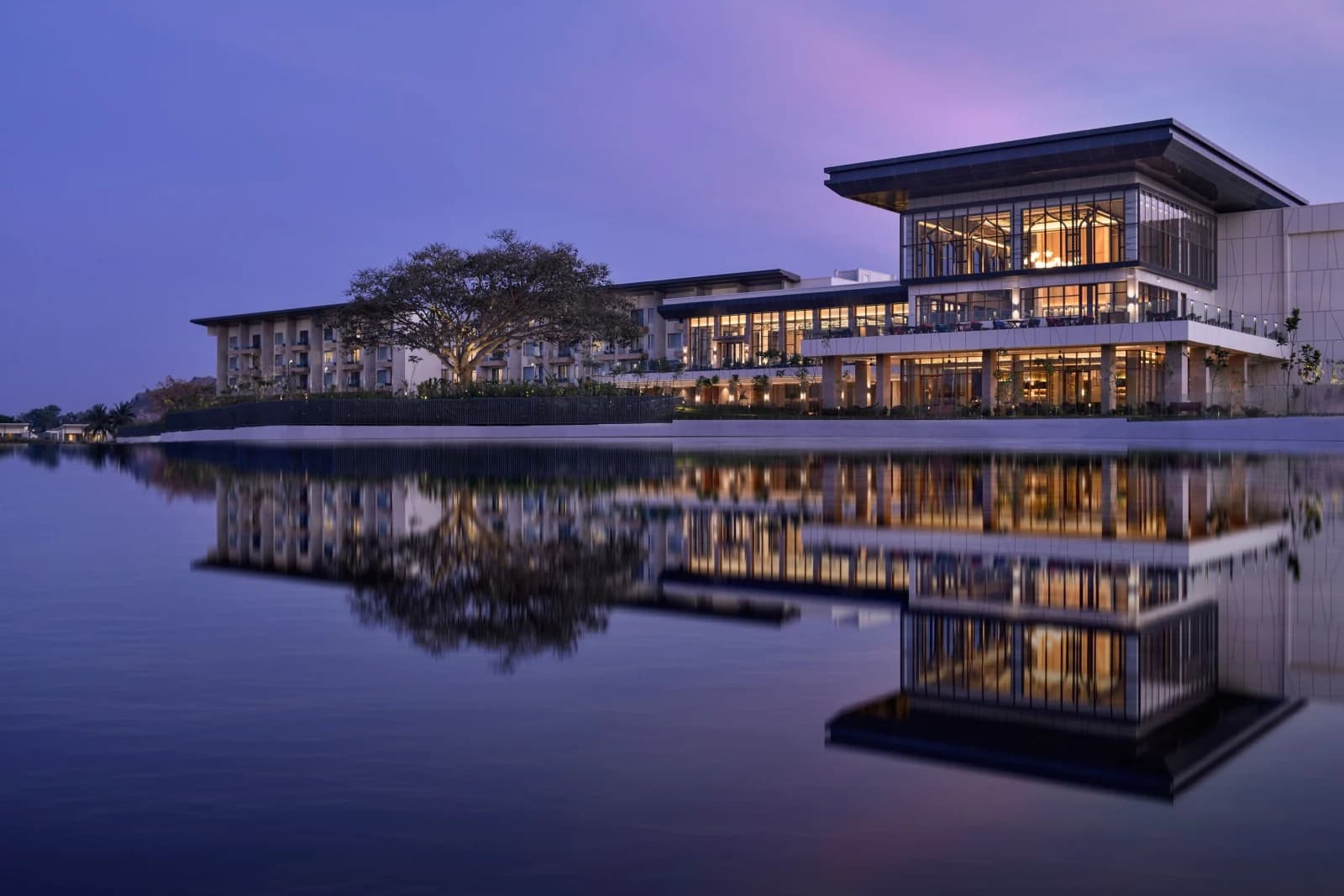 JW Marriott Bengaluru Prestige Golfshire Resort & Spa: Resort Exterior View