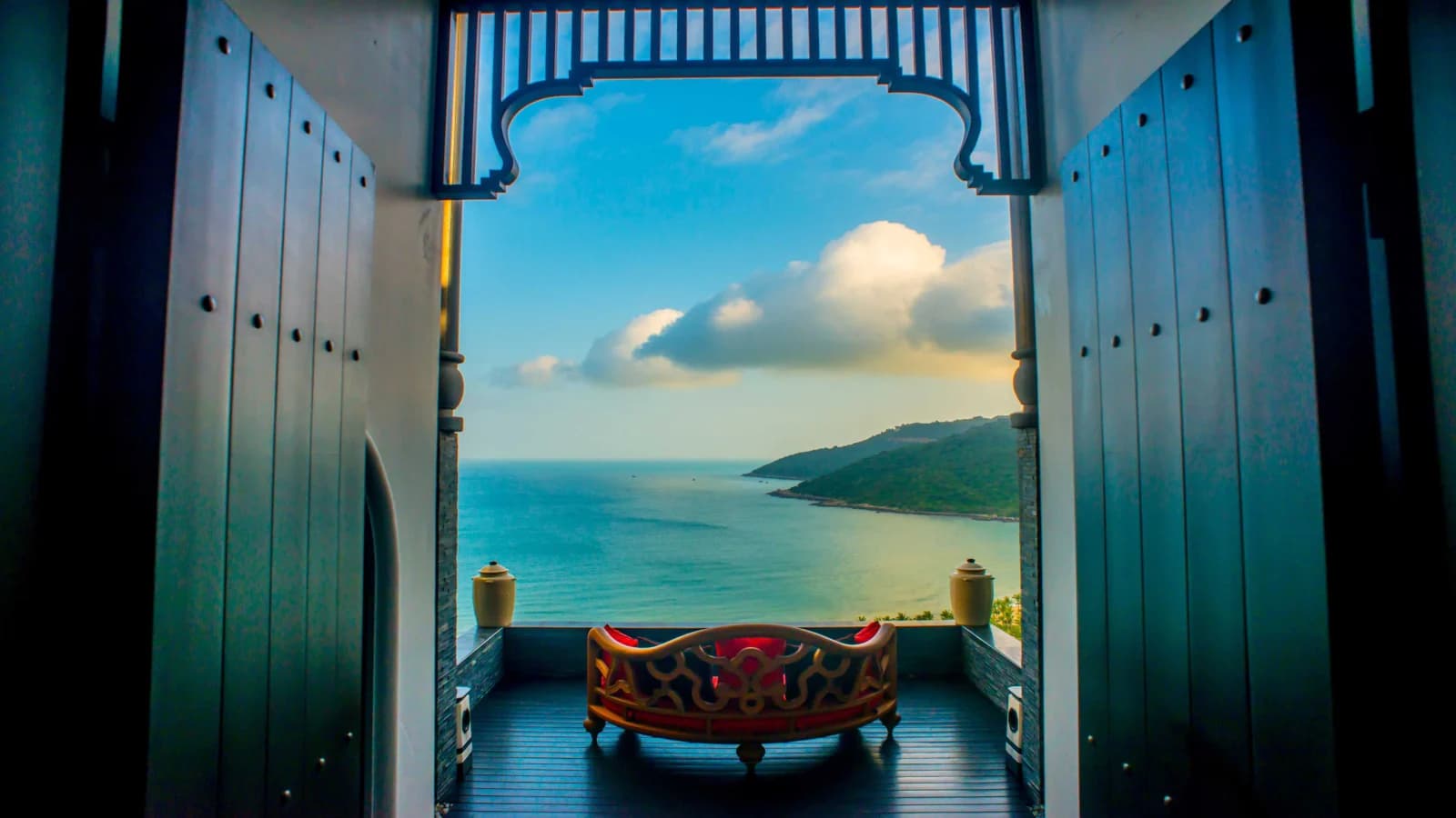 InterContinental Danang Sun Peninsula Resort by IHG: Viewing deck